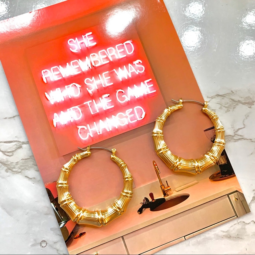 Vintage Gold Round Medium Hoop earnings